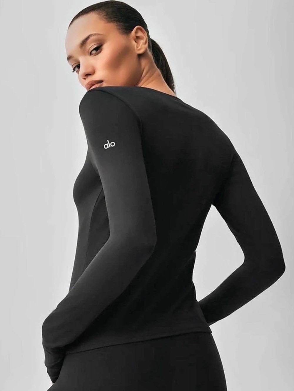 Alo Long Sleeve Top in Black Like New